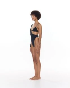 Alternative view of Peyton One Piece | Black