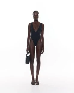 Vaughn One Piece | Black