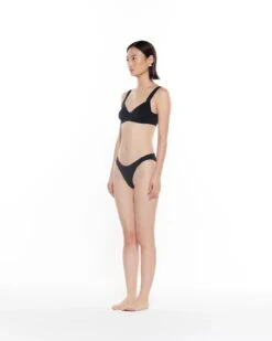 Alternative view of Chase Top | Black