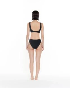 Chase Top | Black 8 Chase Top | Black -Myraswim MYRABLACK.0211139 1512x 67137079 7a3a 4ab5 adbe 414a5815f22d