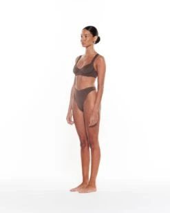 Alternative view of Yris Bottom | Oak