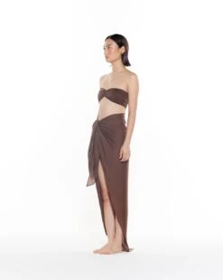 Alternative view of Leon Sarong | Oak
