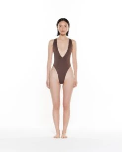 Hunter One Piece | Oak 10 Hunter One Piece | Oak -Myraswim MYRAOAK.0210929