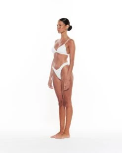 Alternative view of Prout Top | Vanilla