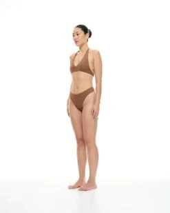 Alternative view of Yris Bottom | Cedar