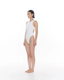 Alternative view of Davis One Piece | Vanilla