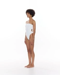 Alternative view of Aloe One Piece | Vanilla